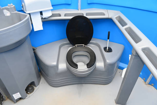 Best Portable bathroom rental  in Walled Lake, MI